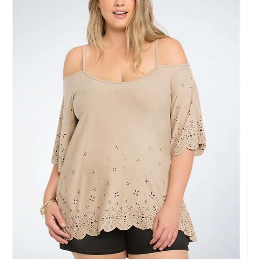 💥NWOT💥Perforated Faux Suede Top